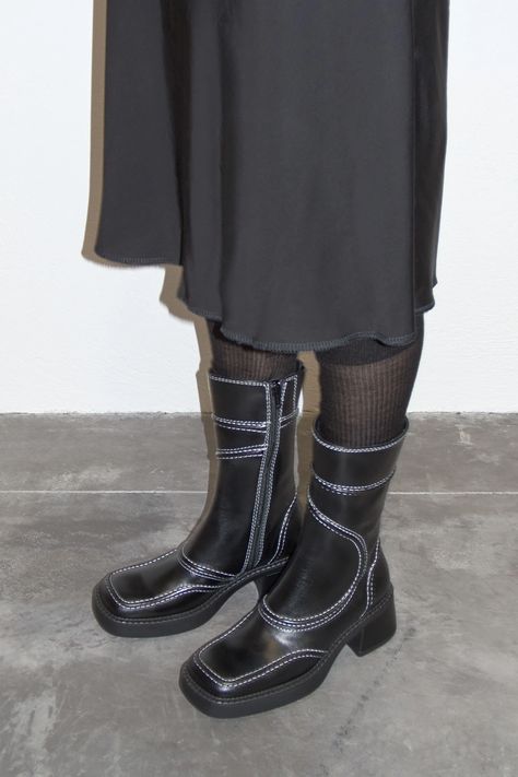 Miista Shoes Outfit, Calf Boots Outfit, Khaki Boots, Miista Shoes, Autumn 2024, Calf Boots, Boots Outfit, Black Ankle Boots, Fashion Advice