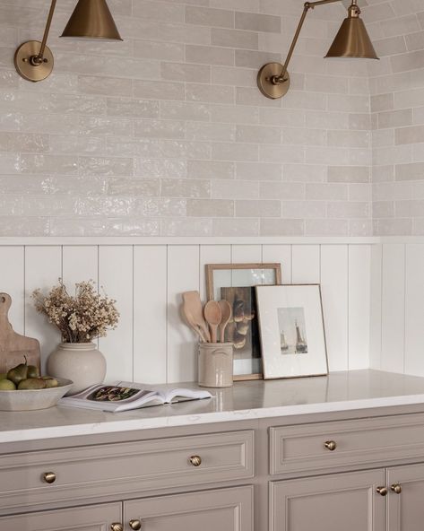 30 Kitchen Tile Ideas to Revamp Your Cooking Space in Style - placeideal.com Resurface Cabinets, Cottage Kitchen Tiles, Backsplash Kitchen White Cabinets, Unique Kitchen Backsplash, Subway Tile Backsplash Kitchen, Dream Kitchens Design, Cabinets Diy, Kitchen Nook, Little Kitchen