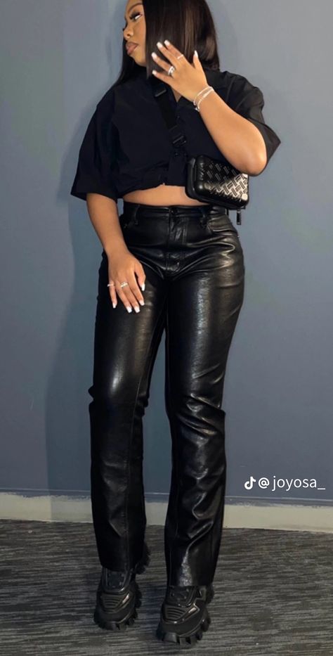 Brown Leather Pants Outfit Black Women, Leather Pants Outfit Black Women, Black Lace Top Outfit, Leather Shirt Outfit, Brown Leather Pants Outfit, Leather Pants Outfit, Dressy Casual Outfits, Cute Skirt Outfits, Wearing All Black