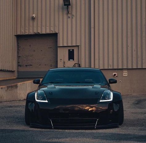 350z Nissan Custom, Nissan 350z Tuning, 350z Custom, Nissan 350z Custom, Interior Car Aesthetic, Car Aesthetic Night, 350z Nissan, Car Aesthetic Interior, Nissan 370z Nismo