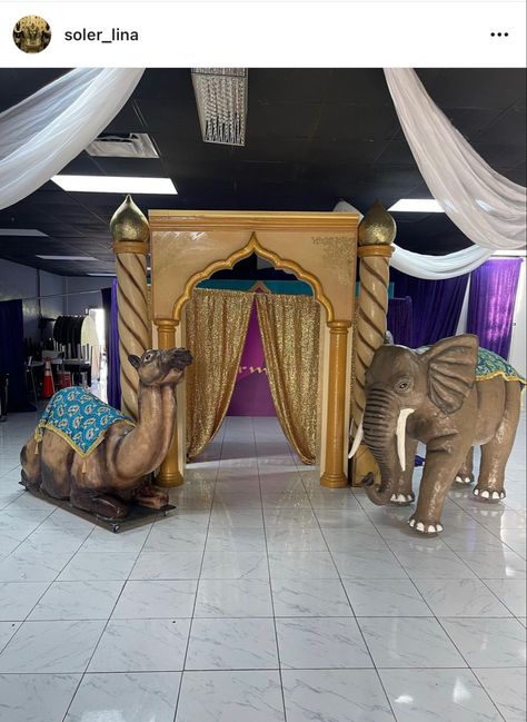 Arabian Theme Party, Aladdin Wedding Theme, Arabian Nights Prom, Quince Colors, Arabian Nights Theme Party, Aladdin Wedding, Aladdin Musical, Arabian Party, Arabian Theme