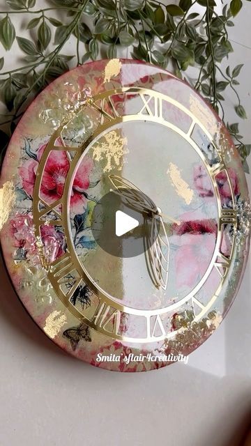 Resin Clock Ideas, Resin Wall Clock, Resin Clock, Clock Ideas, Small Studio Apartments, Studio Apartment Ideas, Studio Apartment Decorating, Small Studio, Mix Media