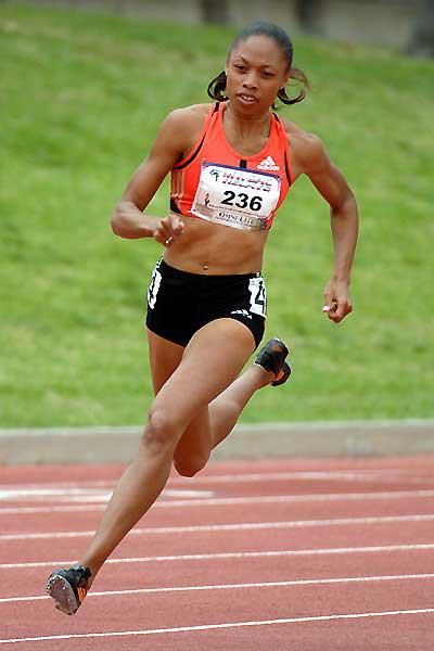 Allyson Felix Dominates Allyson Felix, Running Photos, Runner Girl, Action Pose, Running Inspiration, Anatomy Poses, Body Reference Poses, Human Poses Reference, Human Poses