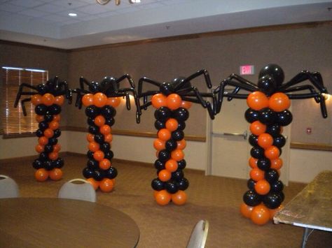 With Halloween quickly approaching, this could be a great addition to your holiday decor! #balloonsbytommy #chicago #halloween Halloween Balloon Tower, Halloween Balloon Arches, Halloween Balloons Decorations, Halloween Social, Halloween Themed Birthday Party, Balloon Tower, Deco Ballon, Halloween Party Balloons, Halloween Balloons