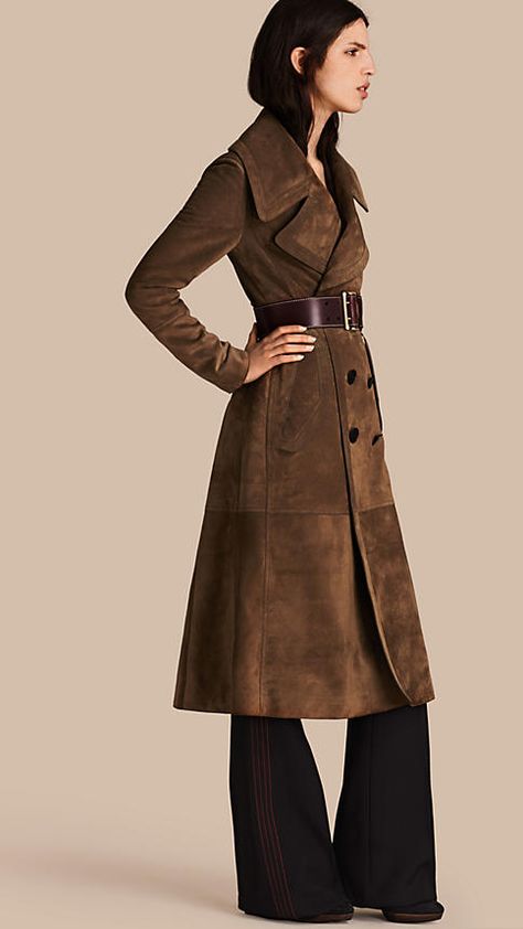 Style Categories, Long Suede Coat, Burberry Coat, British Outfits, Suede Coat, Animal Control, 가을 패션, Coat Fashion, Long Coat