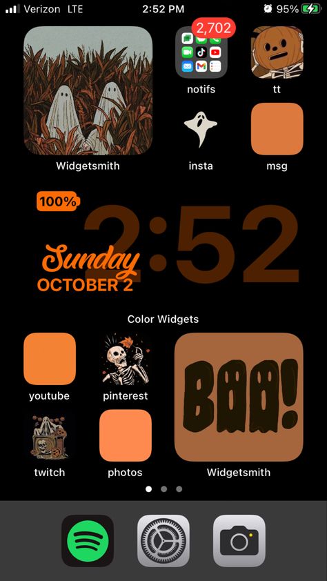 Halloween Ios Homescreen, Halloween Fall Wallpaper, Main Wallpaper, Halloween Homescreen, Phone Case Wallpaper, Halloween Ios, Widget Homescreen, Her Wallpaper, Homescreen Layout Ideas