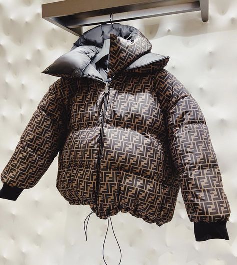 𝓜. on Twitter: "FENDI REVERSIBLE JACKET.… " Comfortable Winter Outfits, Neue Outfits, Cute Comfy Outfits, Coat Design, Looks Chic, Comfy Outfits, Cute Casual Outfits, Karl Lagerfeld, Down Jacket