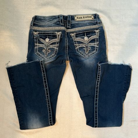 Rock Revival ‘Celine’ 2000s Style Flared Bedazzled Bootcut Low Rise Jeans Size 27 Amazing Like Brand New Condition W/ Gorgeous Y2k Style Darker Wash W/ Lighter Wash On The Knees And Thighs Incredibly Flattering Wear And Amazing Quality Y2k Low Rise Flared Jeans, Bling Jeans Outfit, Low Rise Jeans 2000s, 2000s Outfits Aesthetic, Low Rise Jeans Outfit 2000s, Victorious Outfits, Flare Jeans Fall, 2000s Low Rise Jeans, Flare Jean Outfit