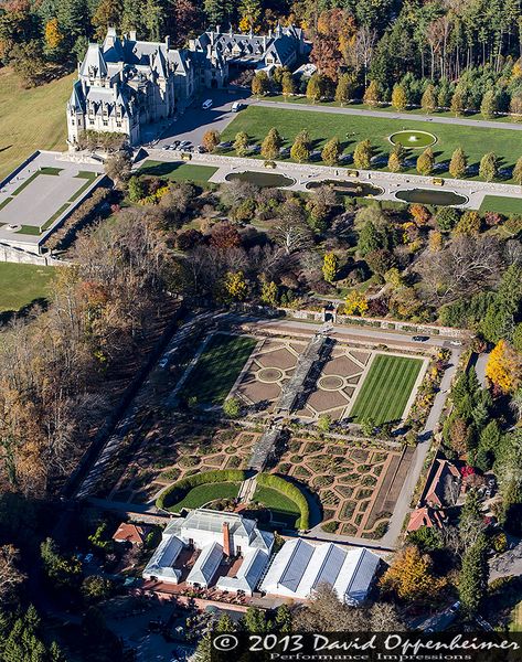 Biltmore House History, Vanderbilt Estate, Biltmore Estate Asheville Nc, American Castles, Hand Snap, American Mansions, Biltmore House, Castle Mansion, The Biltmore