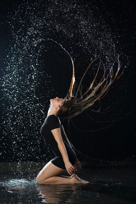 Wet Photo Shoot Ideas Studio Poses, Water Dance Photography, Rain Studio Photoshoot, Wetlook Photoshoot, Rain Room Photoshoot, Rain Fashion Shoot, Wet Photoshoot, Rain Shoot, Rain Photoshoot