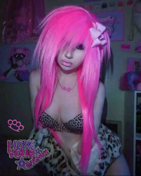 Emo Scene Makeup 2000s, Y2k Scene Aesthetic, Pink Scene Aesthetic, Scene Girl 2000s, 2000s Hipster, Scene Emo Aesthetic, Emo Scene Aesthetic, Leopard Y2k, Emo Baddie