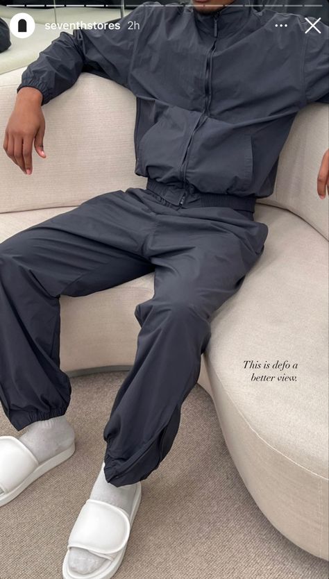 Roadmen Outfits, Tracksuit Outfit Aesthetic, Men Tracksuit Outfit, Sweatsuit Men, Tracksuit Aesthetic, Vintage Tracksuit, White Tracksuit, Monochromatic Fashion, Tracksuit Outfit