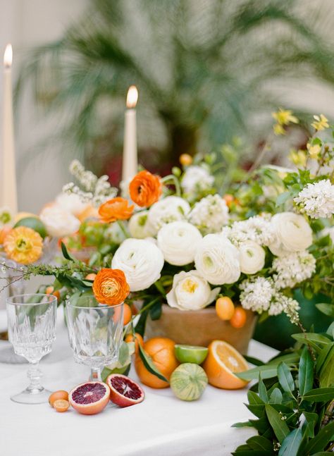 La Tavola Fine Linen Rental: Tuscany White | Photography: Rebecca Yale Photography, Event Planning, Design & Floral Design: Twofold LA Non Floral Centerpieces, Monique Lhuillier Wedding, Monique Lhuillier Wedding Dress, Citrus Wedding, Boda Mexicana, Orange Wedding, Mod Wedding, Deco Floral, Floral Centerpieces