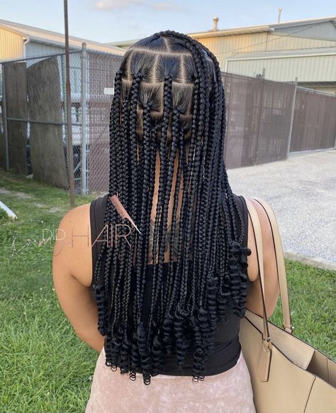 Box Braids Medium Large, Knotless Box Braids Medium, Box Braids Medium, Braids Medium, Knotless Box Braids, Short Box Braids Hairstyles, Peekaboo Hair, Short Box Braids, Box Braids Hairstyles For Black Women