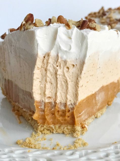 {no bake} Triple Layer Pumpkin Spice Pudding Pie - Together as Family Michoacan Food, Pumpkin Pudding Pie, Frozen Salad, Pumpkin Spice Pudding, Pumpkin Fluff, Baking Recipes Pie, No Bake Pumpkin Cheesecake, Pudding Pie, Pumpkin Pie Cheesecake