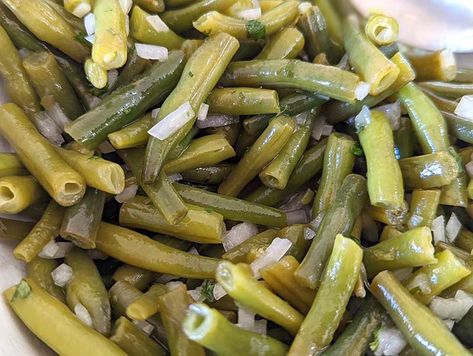 Green Bean Salad Cold, German Salads, Kidney Bean Salad, Bean Salads, Green Bean Salad Recipes, Cooking Fresh Green Beans, Pickled Green Beans, Green Bean Salad, Bean Salad Recipe