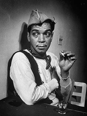 Cantinflas en su atuendo más clásico con sombrero con doblez. Mexican People, Mexican Actress, Mexican Heritage, Mexican American, Mexican Culture, Mexican Art, Golden Age, Old Hollywood, Comedians