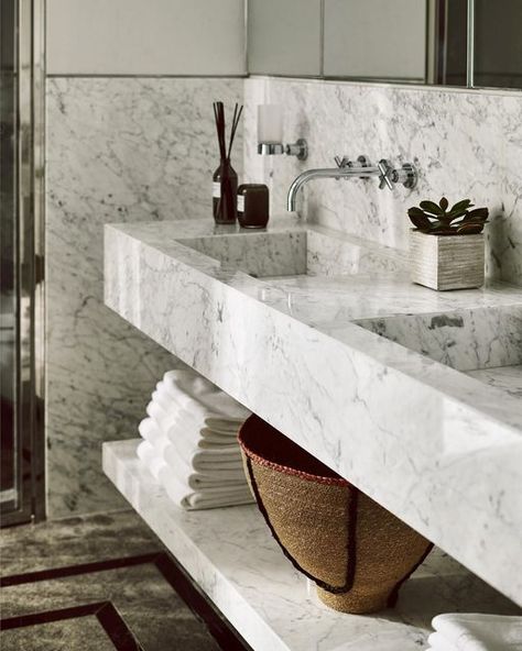 Carrara Bathroom, Modern Marble Bathroom, Marble Sink Bathroom, Hotel Style Bathroom, Carrara Marble Bathroom, Marble Bathroom Sink, Minimalist Bathroom Design, New Bathroom Ideas, Serene Bathroom