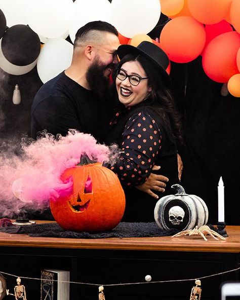 Gender Reveal Halloween Theme, Cauldron Gender Reveal, Pumpkin Gender Reveal Ideas, Halloween Gender Reveal Ideas, Gender Reveal Halloween, Random Baby, Pumpkin Gender Reveal, Halloween Gender Reveal, Confetti Gender Reveal