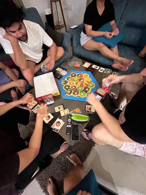 People Playing Board Games, Playing Games With Friends, Group Board Games, Hangout Ideas, Board Game Cafe, Playing Board Games, Twisted Lies, Friends Playing, Game Cafe