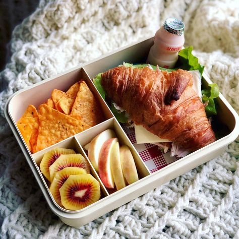 Cute School Lunch Ideas, Cold Lunch Box Ideas, Aesthetic Lunch Boxes, School Lunch Aesthetic, School Lunch Ideas For High Schoolers, Lunch Ideas School, Back To School Schedule, Kids School Lunch Ideas, School Lunch Prep