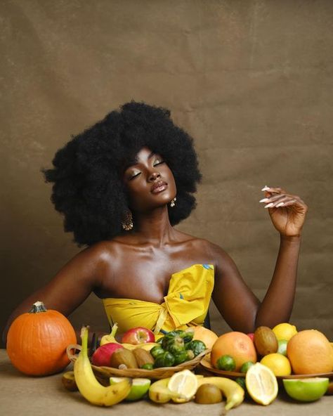 Feminine Black Women, Fruit Shoot, Barbie Hairstyle, Hair Pick, Beautiful Photoshoot Ideas, African Models, Creative Photoshoot Ideas, Black Photography, Black Femininity