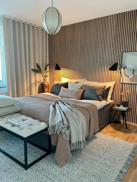 Bedroom Inspirations Wood, Wood Panel Bedroom, Wood On Wall, Japandi Home Decor, Bedroom Ideas For Small Rooms Cozy, Luxe Bedroom, Home Hall Design, Wall Panels Bedroom, Type Of Wood