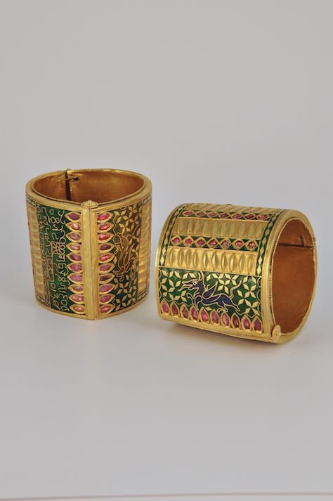 Cuff bracelets  Sibsagar, Assam, India XX century Fine gold and rubies H cm. 6.5 Assamese Aesthetic, Assamese Jewellery, Assamese Bride, Southeast Asian Art, Mekhela Chador, Middle East Jewelry, Gold Necklace Wedding, Sai Pallavi, Art Indian