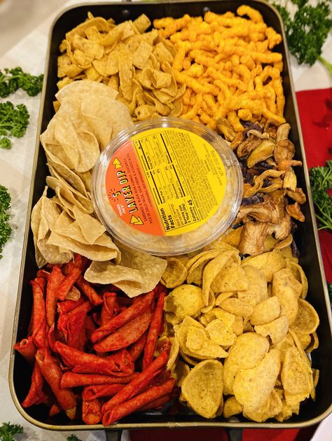 Chip Tray Party, Chips And Dips Display, Chip Platter Ideas, Chip And Dip Platter Ideas, Chips Board Ideas, Chip And Dip Station, Chips And Salsa Board, Chip Bowls For Party, Chip Board Ideas