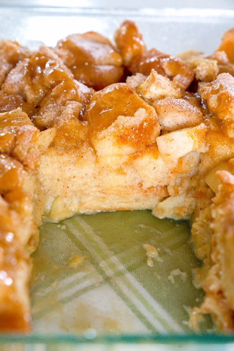 Apple Pie Bread Pudding | 12 Tomatoes Apple Pie Bread Pudding Easy, Apple Walnut Bread Pudding, Apple Cinnamon Bread Pudding, Apple Pie Bread Pudding Recipe, Crescent Roll Bread, Apple Pie Bread Pudding, Sourdough Bread Pudding, Cinnamon Bread Pudding, Classic Bread Pudding