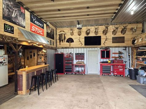 Garage Man Cave Ideas On A Budget, Garage Bar Ideas Man Caves, Garage Office Ideas, Barn Storage Ideas, Hunting Garage, Hunting Room Design, Garage Man Cave Ideas, Barn Garage Ideas, Garage Bar Ideas