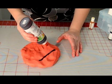 How to Color Fondant & Gum Paste Using Gel Food Coloring Tutorial on Cake Central How To Color Fondant, Pillow Cakes, Succulent Cake, How To Make Orange, Fondant Recipe, Scooby Snacks, Frosting Tips, Icing Colors, Cake Central