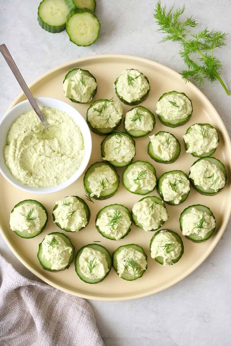 Cucumber Appetizers Finger Foods, Cucumber Canapes, Healthy Veggie Dip, Veggie Dip Recipe, Cucumber Snacks, Cucumber Appetizers, Feel Good Foodie, Mac And Cheese Bites, Cucumber Bites