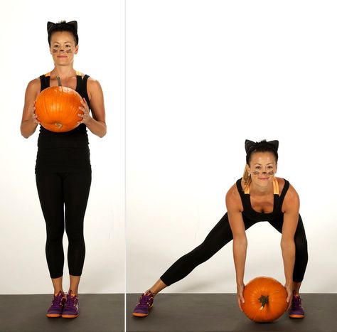 Double Push-Up | Pumpkin Workout | POPSUGAR Fitness Photo 1 Candy Calories, Pumpkin Workout, Stroller Strides, Kettlebell Benefits, Kettlebell Challenge, Lunge Workout, Holiday Workout, Kettlebell Training, Great Pumpkin