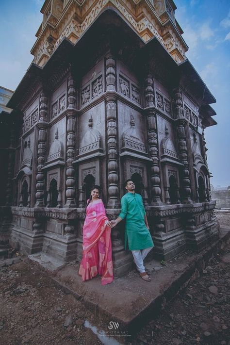 Temple Couple Photography Indian, Prewedding Photography Marathi, Couple Post Wedding Photoshoot, Temple Poses Photo Ideas Indian, Pre Wedding Photoshoot Traditional, Traditional Pre Wedding Poses, Couple Temple Photoshoot, Pre Wedding Temple Shoot, Marathi Couple Photography