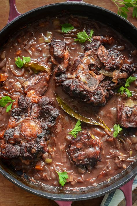 French Style Braised Oxtail (Queue de Boeuf aux Carottes) - Pardon Your French Oxtail Recipes Easy, French Cooking Recipes, Oxtail Recipe, Braised Oxtail, Oxtail Soup, Oxtail Stew, Oxtail Recipes, Veal Recipes, Red Wine Sauce