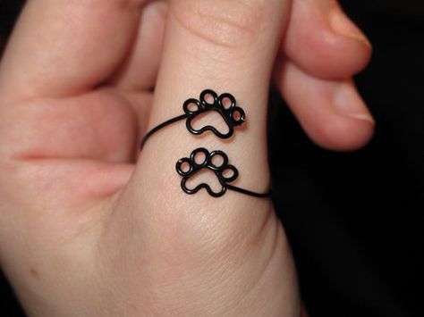 Paw Ring, Wire Jewelry Rings, Wire Wrap Jewelry Designs, Bijoux Fil Aluminium, Trendy Jewerly, Wire Jewelry Designs, 3d Pen, Diy Wire Jewelry, Wire Work Jewelry