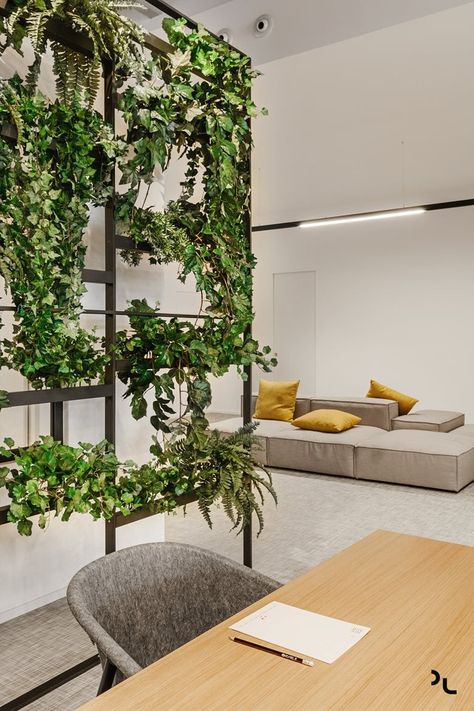 Ondatel - Picture gallery 7 Matera Italy, Cool Office Space, Office Plants, Cool Office, House Plants Decor, Office Interior Design, Plant Wall, Green Wall, Commercial Interiors