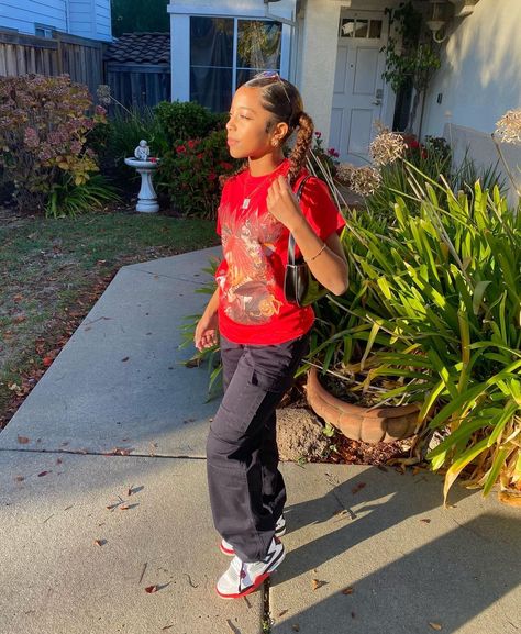 Fire Red 4s Outfit, Jordan 4 Outfit Women, Fire Red 4s, 4s Outfit, Styling Jordans, Estilo Cholo, Swag Girl Style, Jordan Outfits, Tomboy Style Outfits