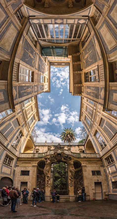 Creative Architecture Photography, Vertical Panorama, Complex Architecture, Architecture Photography Buildings, Panorama Photography, Barcelona Architecture, Photography Ideas At Home, Panoramic Photography, Perspective Photography