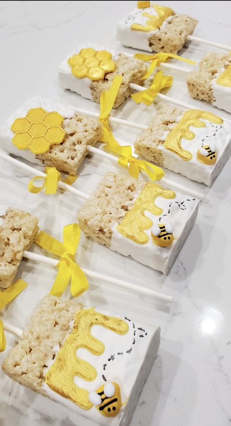 Pooh Rice Crispy Treats, Bumblebee Party, Bee Cake Pops, Bee Themed Gender Reveal, Bumble Bee Cake, Bee Themed Birthday Party, Rice Crispie, Pooh Cake, Honey Bee Baby Shower