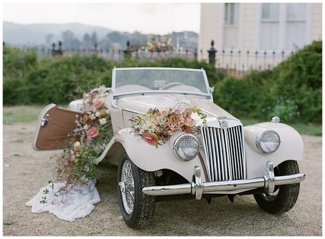 The Lyford House Love Story - Blue Note Weddings Wedding Details Unique, Wedding Checklist Detailed, Wedding Planning Boards, Wedding Fund, Venue Inspiration, Shot On Film, Vintage Wedding Photography, Private Estate Wedding, Wedding Planning Decor