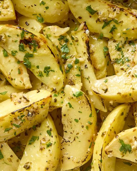 close up shot of greek lemon potatoes, topped with herbs Greek Lemon Potatoes, Lemon Pepper Salmon, Greek Potatoes, Taco Pie, Salmon Potato, Lemon Potatoes, Lunch Appetizers, Rice Ingredients, Baked Potatoes