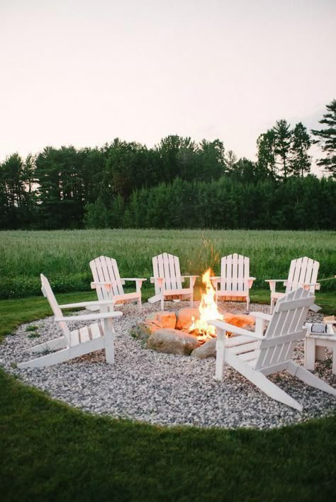 Cheap Fire Pit, Fire Pit Plans, Outdoor Fire Pit Designs, Fire Pit Landscaping, Diy Cushions, Backyard Seating, Fire Pit Seating, Backyard Entertaining, Fire Pit Designs