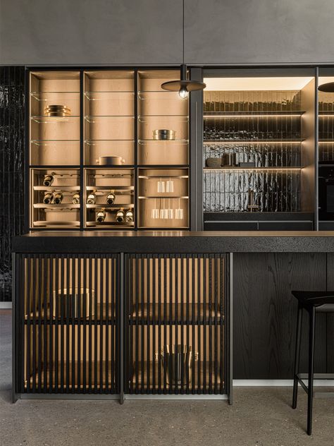 Vincent Van Duysen, Bespoke Kitchen Design, Minimal Techno, Metal Grid, Bespoke Kitchens, Italian Furniture, Mini Bar, Kitchen Pantry, Frame Decor