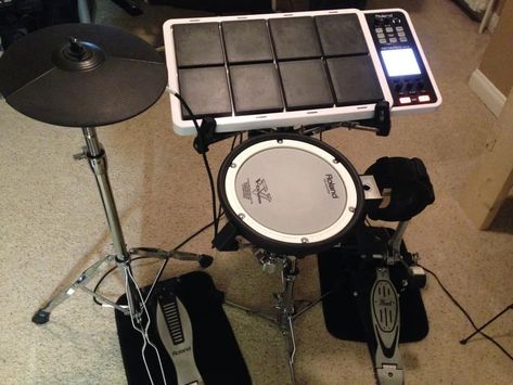 Roland SPD-30 Octapad Review: Electronic Drum Kit Setup Roland Electronic Drums, Electronic Drum Pad, Direct Boxes, Drums Studio, Music Production Equipment, Digital Drums, Bongo Drums, Drum Room, Drum Pad