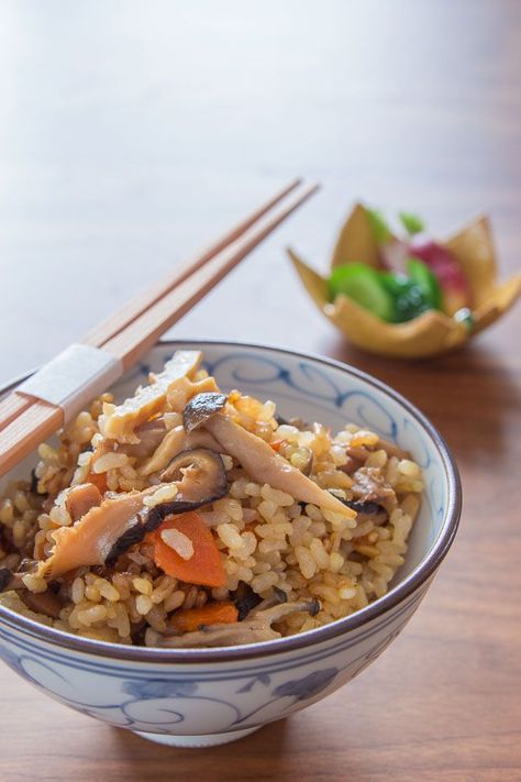 Gomoku Gohan Recipe Tofu Chicken, Pbs Food, Japanese Home, Lotus Root, Rice Pilaf, Fried Tofu, How To Cook Rice, Japanese Cooking, Japanese Dishes