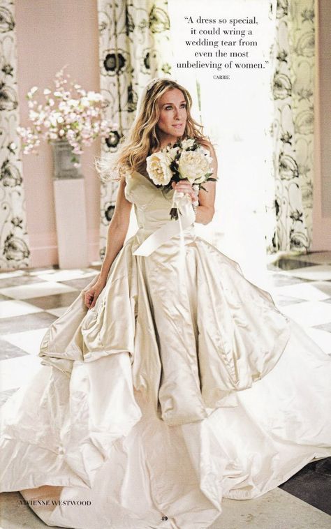 Vivienne Westwood ... She looked so gorgeous in this dress in the movie without the bird on her head. Carrie Bradshaw Wedding Dress, Carrie Bradshaw Wedding, Miranda Hobbes, Vivienne Westwood Wedding Dress, Vivienne Westwood Wedding, Vivian Westwood, Sara Jessica Parker, Carrie Bradshaw Style, Different Wedding Dresses