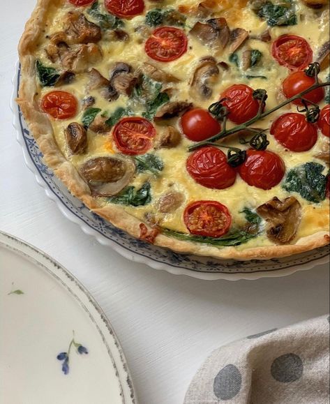 Quiche Aesthetic, Hogwarts Food, Making Snacks, Complete Breakfast, Medieval Food, Dinner Home, Food And Drink Aesthetic, Nigerian Recipes, Diner Recipes