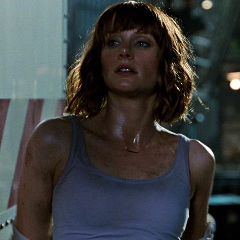 Claire Dearing Hair, Claire Dearing Costume, Jurassic World Claire, Brice Dallas Howard, Claire Dearing, Creative Halloween Costumes Diy, Jurassic Park Movie, Fictional Character Crush, Dallas Howard